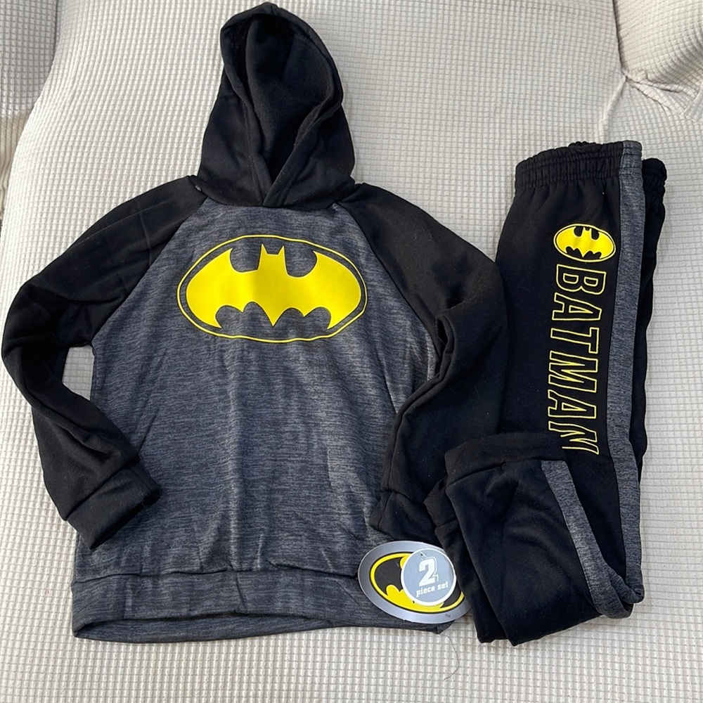 NWT Batman boys set